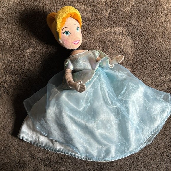 Flipping Disney Princess Doll - Picture 2 of 2